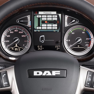 42-2017-New-DAF-XF-Exclusive-Line-Interior
