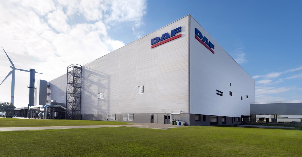 01 DAF Trucks New Cab Paint Shop in Westerlo Facilities 1920